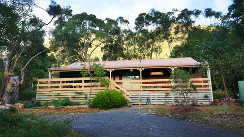 Ellimata Holiday Cottage - Accommodation Mermaid Beach 0
