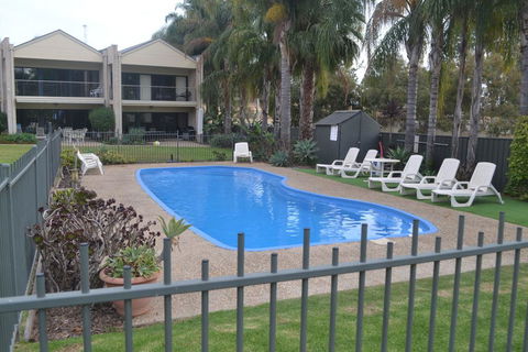 ELSINOR Townhouse 8 Mulwala - Accommodation Mermaid Beach 0