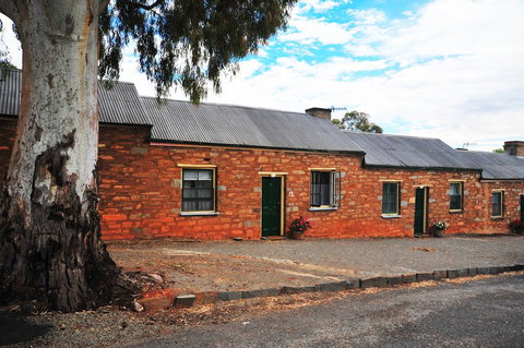 Emma Tiver Heritage Cottage - Accommodation Mermaid Beach 0
