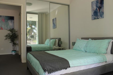 Enjoyable Holiday Home For Group Six - Accommodation Mermaid Beach 3