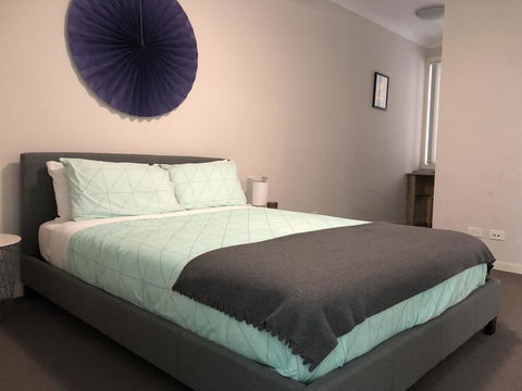 Enjoyable Holiday Home For Group Six - Accommodation Mermaid Beach 0