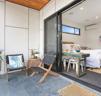 Eternity 141 - Room with private bathroom balcony bed  breakfast - Accommodation Mermaid Beach