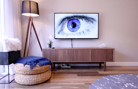 EVOLVE Near Adelaide CBD - Netflix / Wine / Lock Up Garage! - Accommodation Mermaid Beach 1