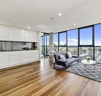 Executive City-centre Apartment with Parking - Accommodation Mermaid Beach