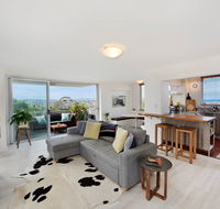 Experience Bondi Beach As Your Backdrop - Accommodation Mermaid Beach