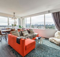Exquisite 2 bed apartment with beach  city views - Accommodation Mermaid Beach