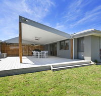 Fairway Views Pet Friendly house with WiFi AC Heating walk to beach - Accommodation Mermaid Beach