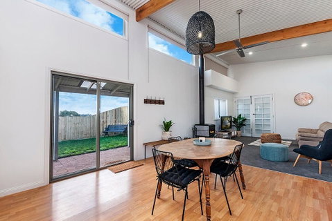 Farnham Lodge - Accommodation Mermaid Beach 2