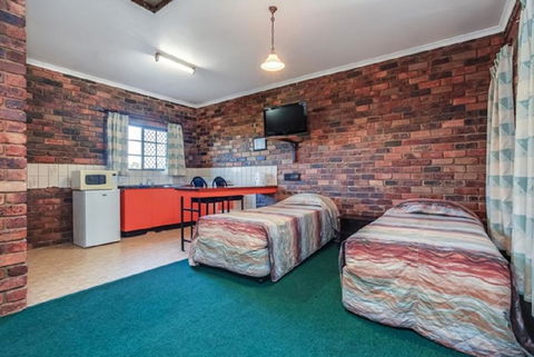 Fernvale Hotel Motel - Accommodation Mermaid Beach 3