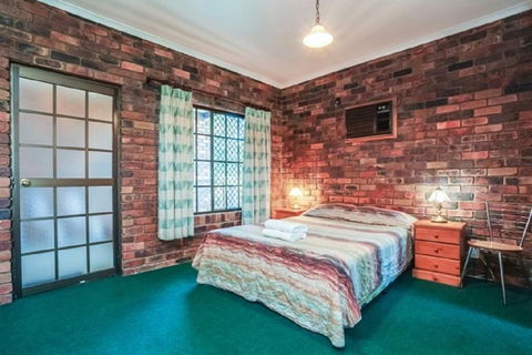 Fernvale Hotel Motel - Accommodation Mermaid Beach 2
