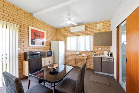Fi's Beach House - Accommodation Mermaid Beach 3
