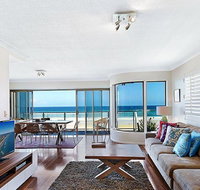 Gold Coast Beachfront Mansion - Accommodation Mermaid Beach