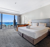 Gold Tower 20th Level Suite with Kitchenette - Accommodation Mermaid Beach
