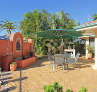 Golden Cane Bed  Breakfast - Accommodation Mermaid Beach