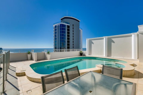 Golden Gate 2 Storey Penthouse With Pool - We Accommodate - Accommodation Mermaid Beach 1