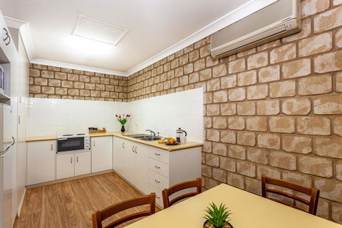 Great Divide Motor Inn - Accommodation Mermaid Beach 0