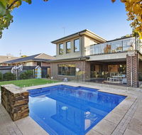 Hampton Haven with Pool for families and a max of 8 adults. - Accommodation Mermaid Beach