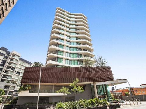 HARBOURSIDE- Hosted By: L'Abode Accommodation - Accommodation Mermaid Beach 3
