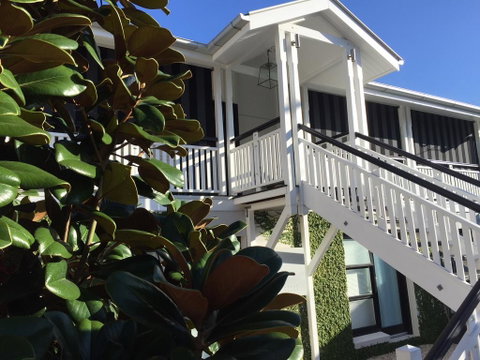 Heal House - Accommodation Mermaid Beach 3
