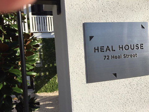 Heal House - Accommodation Mermaid Beach 1