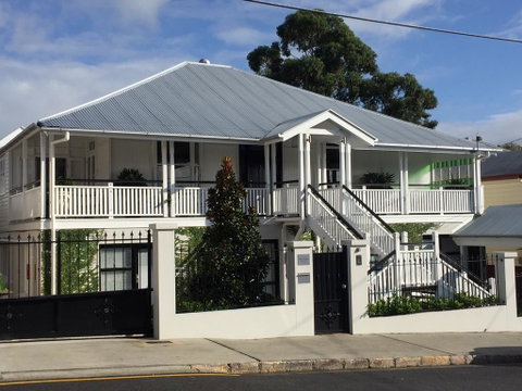 Heal House - Accommodation Mermaid Beach 0