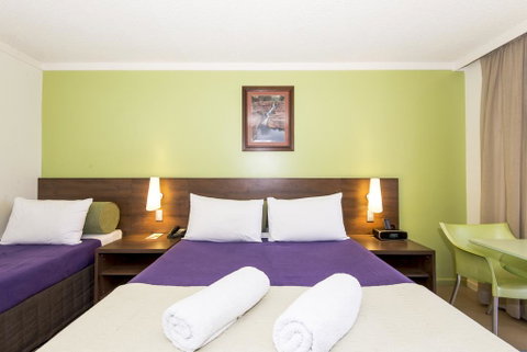 Hedland Hotel - Accommodation Mermaid Beach 2