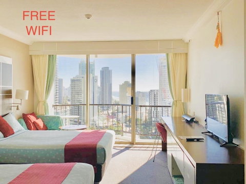 High Floor Twin Share With Ocean View At Surfers Paradise - Hotel Studio - Accommodation Mermaid Beach 1