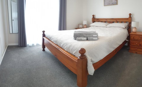 High View Family Cottages - Accommodation Mermaid Beach 3