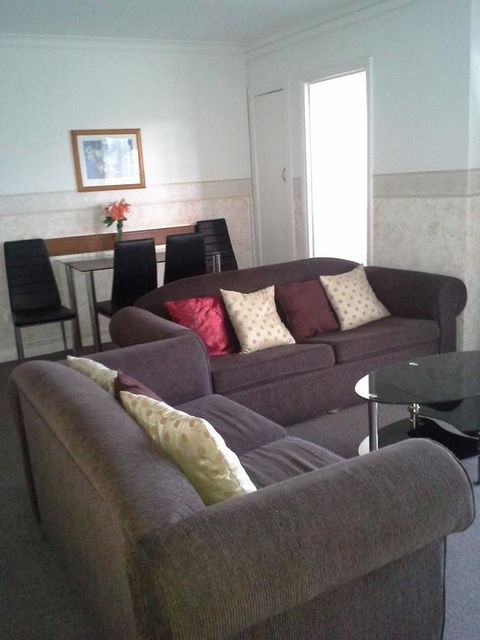 Hobart Apartments - Accommodation Mermaid Beach 3