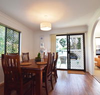 Holiday House - Accommodation Mermaid Beach