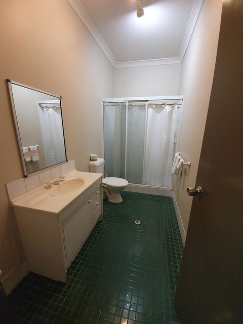 Hotel Allen - Accommodation Mermaid Beach 3