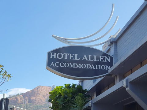 Hotel Allen - Accommodation Mermaid Beach 0