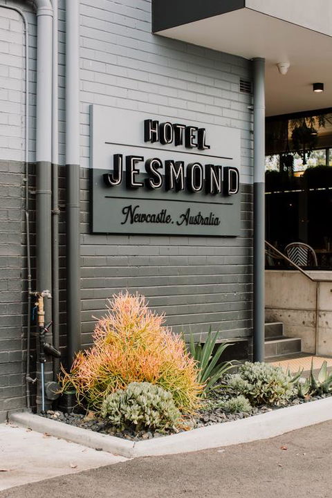 Hotel Jesmond - Accommodation Mermaid Beach 3