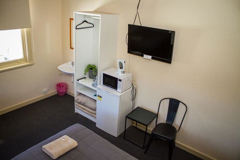 Hotel Jesmond - Accommodation Mermaid Beach 0