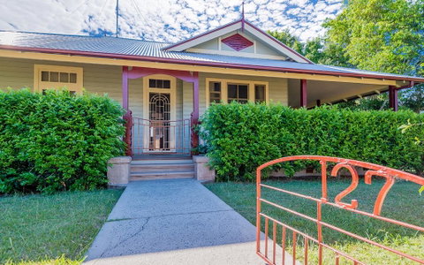 Ithaca - Accommodation Mermaid Beach 1