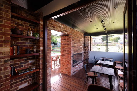 Jaspers Cabins - Accommodation Mermaid Beach 2