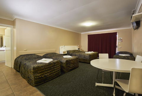 Jefferys Motel - Accommodation Mermaid Beach 0