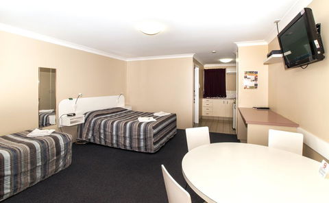 Jefferys Motel - Accommodation Mermaid Beach 1