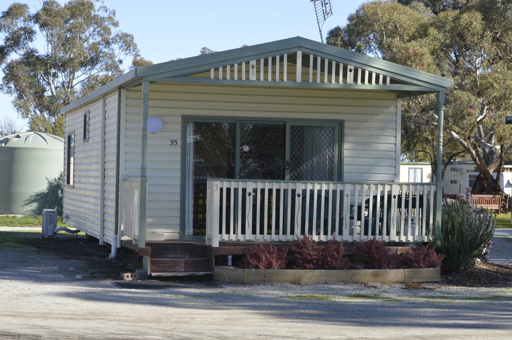Macorna VIC Accommodation Mermaid Beach