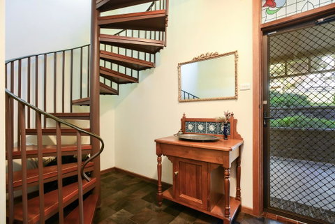 Kestrel Lodge Port Willunga - Accommodation Mermaid Beach 1