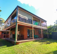 Kingfisher LakeHouse - Accommodation Mermaid Beach