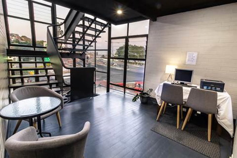 Kingsford Riverside Inn - Accommodation Mermaid Beach 1