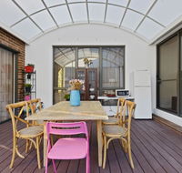 KOZYGURU Belrose Modern Designer 2 Bed  FREE Parking - Accommodation Mermaid Beach