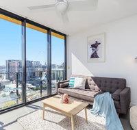 KOZYGURU FORTITUDE VALLEY AMAZING VIEW 2BED APT  FREE PARKING QFV010 - Accommodation Mermaid Beach