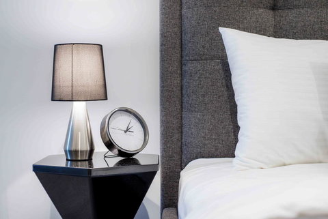 KOZYGURU FORTITUDE VALLEY HIGH LEVEL 2 BED APT + FREE PARKING QFV179-2612 - Accommodation Mermaid Beach 3