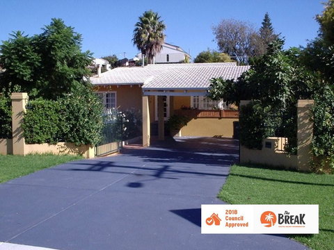 La Cote D Or - Mediterranean Cottage - Accommodation Mermaid Beach 0