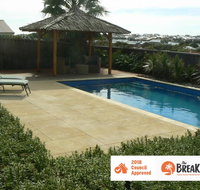 La Mer - Home with a Pool - Accommodation Mermaid Beach