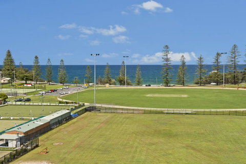 La Mer 16 11 Owen Street - Accommodation Mermaid Beach 0