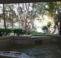 Lake Russell Lakeside Retreat - Accommodation Mermaid Beach