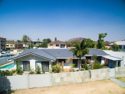 Lamour Holiday Beach House - Accommodation Mermaid Beach 2